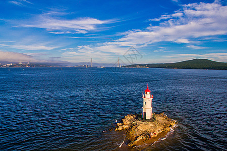 海景与托卡列夫斯基灯塔的风景背景图片