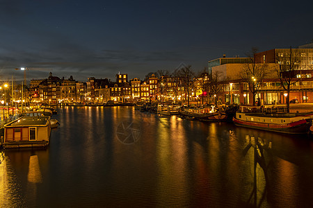 荷兰夜间从阿姆斯特丹到荷兰的城市风景建筑学房子建筑首都历史建筑物城市运输图片