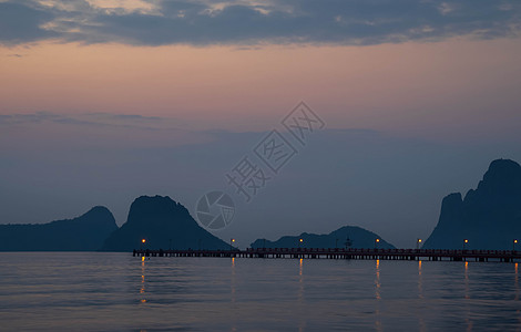 通向大海的桥的风景图片