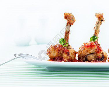 鸡翅倾销芹菜蔬菜家禽餐厅油炸小吃烘烤沙拉食物翅膀图片