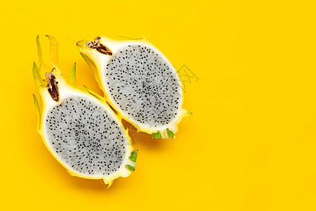 黄皮卡哈亚或黄色背景的龙果异国维生素水果种子柠檬菠萝食物饮食叶子团体图片