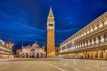 威尼斯著名的圣马可广场广场旅行地标钟楼景观蓝色教会历史性天空大教堂图片