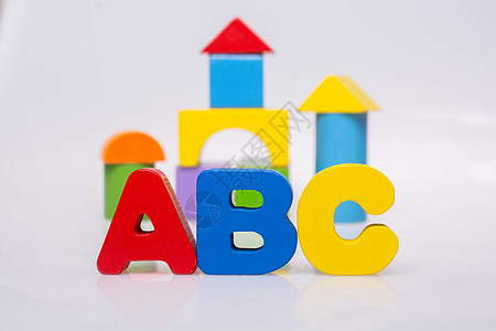城堡前的多彩字母abc字母孩子教学幼儿园时间阅读学习正方形教育知识玩具图片