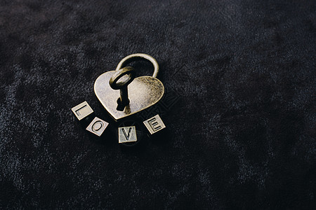 爱形挂锁钥匙和爱词情人古董已婚文化念日婚礼动机友谊安全幸福图片