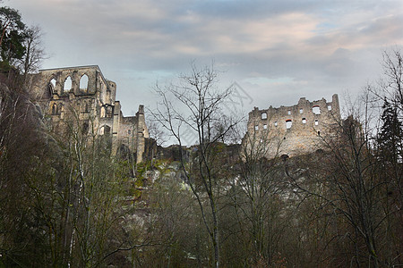 Oybin山顶的纪念碑建筑学寺庙岩石历史爬坡山脉废墟历史性地标城堡图片