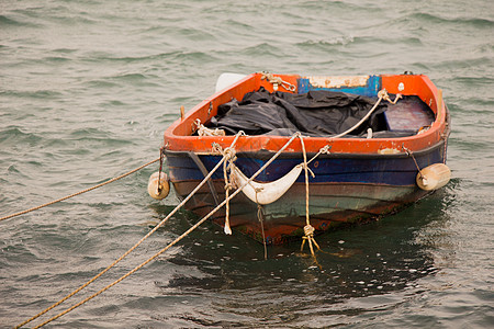 渔船在海水中捕鱼海岸线运输太阳海滩航行海岸钓鱼航海旅行图片