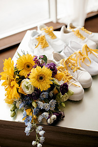 优雅的婚礼花束鲜鲜天然鲜花餐厅环境派对奢华庆典新娘风格花朵白色装饰图片