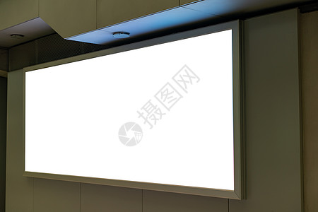 空白的白屏幕在机场拍摄街头海报广告牌飞机场建筑街道城市商业屏幕民众车站横幅框架图片