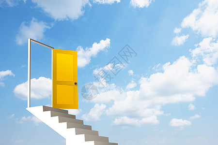 蓝天中带黄色门的白色楼梯 3D 插图图片