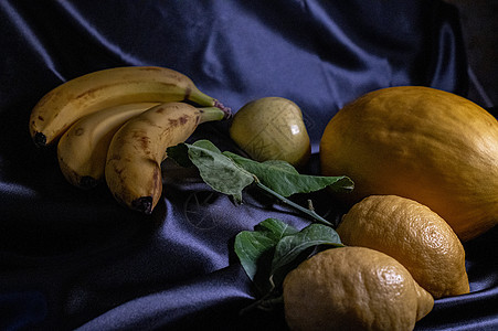 黑色背景的黄黄色水果奇异果李子营养收藏异国西瓜菠萝蔬菜饮食果汁图片