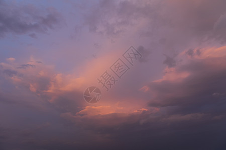 暮光美丽的天空晴天日落多云紫色阳光粉色橙子夕阳风景戏剧性图片