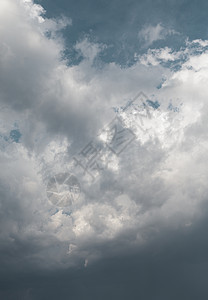 sk 上的戏剧性云天堂太阳阳光风暴气氛天空蓝色空气天气多云图片