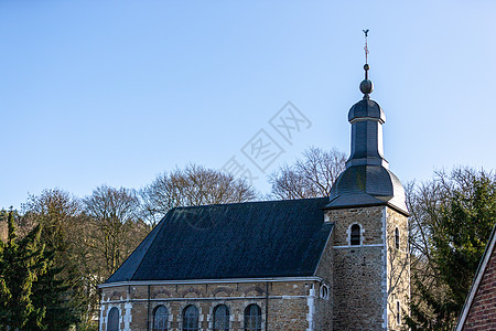 Eifel州斯托尔伯格Finkenberg教堂的观景图片