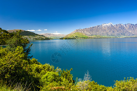 新西兰瓦卡提普湖和皇后镇蓝色环境场景峡湾反射远景天空墙纸海岸高山图片