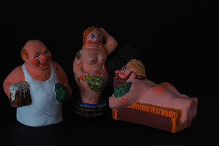 泥土和陶瓷的有趣的雕像 浴缸 蒸汽室里的人汽船玩具数字宏观角色纪念品男人蒸汽收藏民间图片