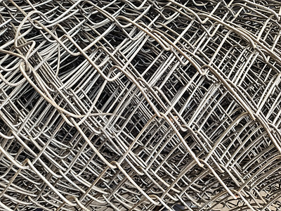 在施工现场特写铁丝网卷 用于混凝土的金属钢筋杆 建筑施工和行业概念 - imag图片