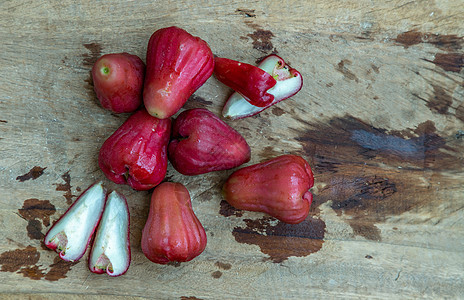 旧木桌上的玫瑰苹果水果 水果本底作品美食蔬菜饮食生活异国团体美味农业木头图片