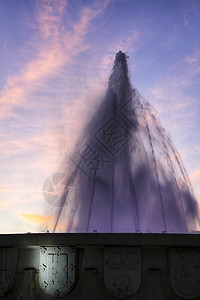 日落时水流不尽历史天空射流艺术旅行照明旅游喷泉运动蓝色背景图片