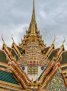 玉佛寺是泰国最神圣的佛教寺庙 美丽的泰国建筑 也是泰国强大的宗教象征天空观光艺术文物假期旅行历史寺院地标佛教徒图片