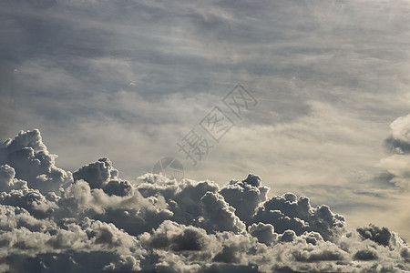 美丽的戏剧性天空与暴风雨的云彩天空与云彩天气蓝色自然云彩图片