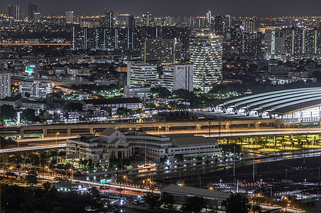 Bang Sue中心站的空中观察 晚上有摩天大楼背景鸟瞰图铁路民众车站市中心阳光商业景观平台运输图片