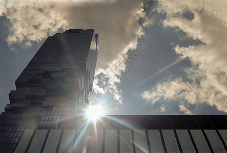 马哈纳克国王的摩天大楼 阳光照耀着太阳建筑物酒店办公室旅行城市王权商店免税建筑财产图片