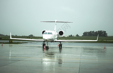 机场私人喷气式飞机图片