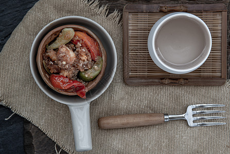 中国菜  苏尔甜食酱的深炸鱼 看起来很好吃烹饪油炸胡椒午餐红色蔬菜盘子美食食物图片