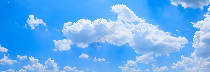 全景天空和云夏季美丽的背景季节气象天堂蓝色气氛场地地平线雨云环境作品图片