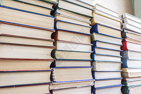 旧旧书堆书店精装学校图书文学经典智慧大学文化字典图片
