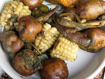 秘鲁传统食品 称为Pachamanca图片