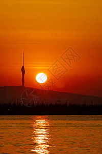 日出和卡姆利卡塔在伊斯坦布尔的周光旅游太阳天际火鸡地标大洲旅行天空市中心爬坡图片