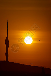 日出和卡姆利卡塔在伊斯坦布尔的周光天际大洲全景天空地标旅游景观蓝色橙子火鸡图片