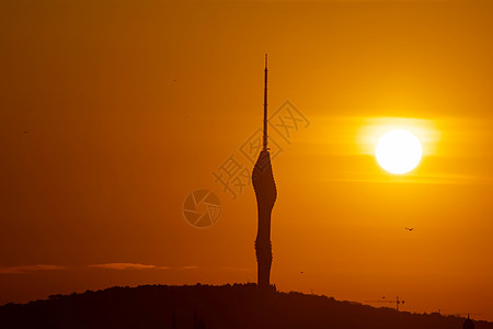 日出和卡姆利卡塔在伊斯坦布尔的周光爬坡建筑太阳风景景观城市旅游日落火鸡游客图片