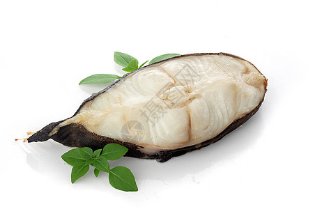 烤鱼牛排牛扒绿色海鲜白色盘子鲶鱼食物美食背景图片