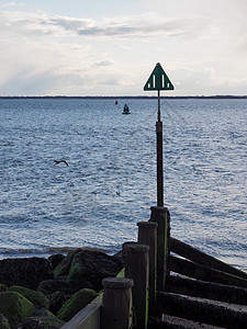 港口通道标记和木头腹股沟 陆地警卫点 费利克斯图韦 苏福克图片