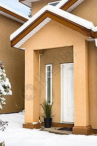 在加拿大 冬季进入住家住宅是冬天 (单位 千美元)图片