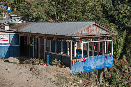尼泊尔Annapurna线路沿线的简单茶馆图片