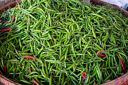 在缅甸市场特写绿色 充满生机的辣椒辣椒热辣椒图片