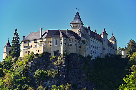 在下奥地利州美丽的老城堡罗森堡 重建成文艺复兴城堡防御房子旅游旅行博物馆蓝色遗产历史性景点石头图片