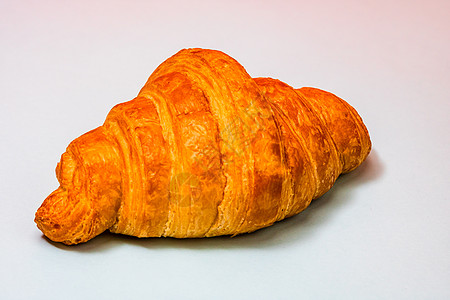 新鲜羊角面包的详情 孤立 法国早餐概念糕点脆皮小吃包子甜点黄油美食咖啡店食物面团图片