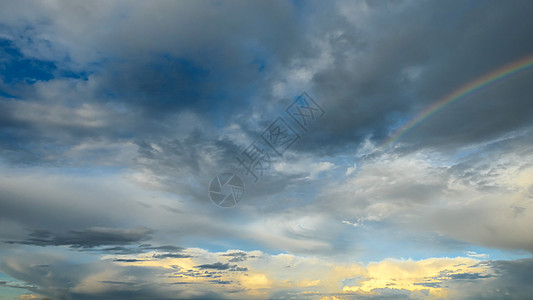 大气中的卡穆罗尼姆布斯气象气氛臭氧风暴天空气候蓝色戏剧性天堂下雨图片