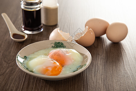 半煮有机鸡蛋 在马来西亚流行的中国式早餐Kopitiam包子套餐咖啡店黄油杯子传统牛奶食物面包咖啡馆图片
