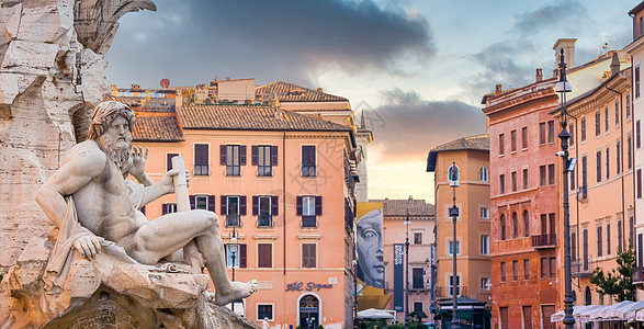 位于意大利罗马的Bernini喷泉 这是这座城市最著名的观光景点之一 译注 s Square游客教会方尖碑雕像历史性蓝色艺术雕塑图片