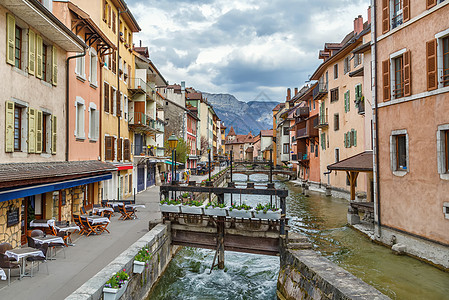 法国Annecy的Thiou河游客旅游假期城市地标建筑街道建筑学景观历史性图片