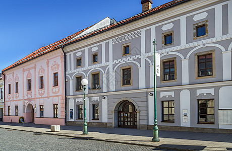 斯洛伐克Kezmarok街历史性景观房子城市街道天空旅游地标建筑学老房子图片