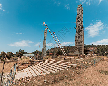 埃塞俄比亚阿克苏姆市著名的古老方尖碑艺术考古学方尖碑世界旅游国家文化天空纪念馆蓝色图片