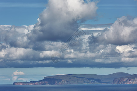 从约翰欧罗亚斯看到 横跨大西洋的悬崖上 有飞溅天空的奥尼悬崖海岸岛屿海滩旅游戏剧岩石戏剧性生活海洋海岸线图片