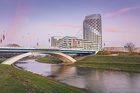 Rzeszow的维斯洛克河日落智慧市中心地标抛光建筑城市天际旅行建筑学图片