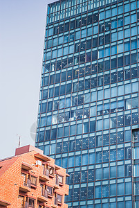 东京涉谷县的摩天大楼和商营楼城市案件天空商业建筑市中心旅游市民窗户中心图片